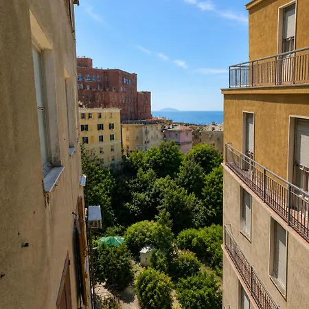 A Due Passi Dal Centro Di * Gênes